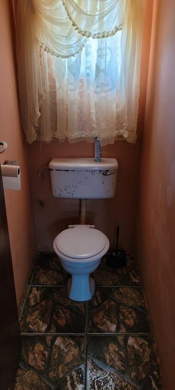 5 Bedroom Property for Sale in Bloemspruit Free State